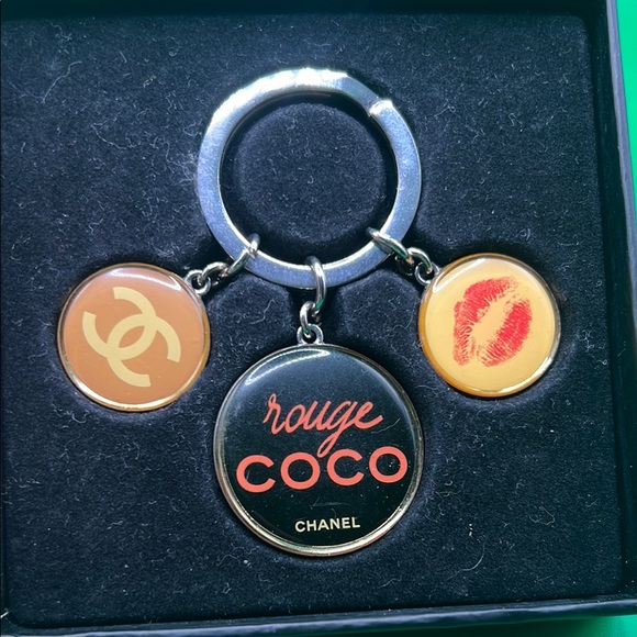 Chanel Rouge Coco Keychain - Picture 3 of 5